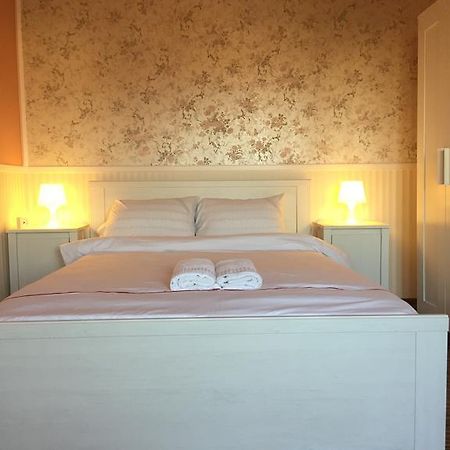 Apartament Pav- Semper Fidelis Hunedoara Zewnętrze zdjęcie